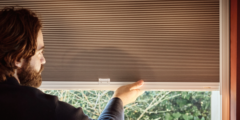 Complete blackout thermal blinds